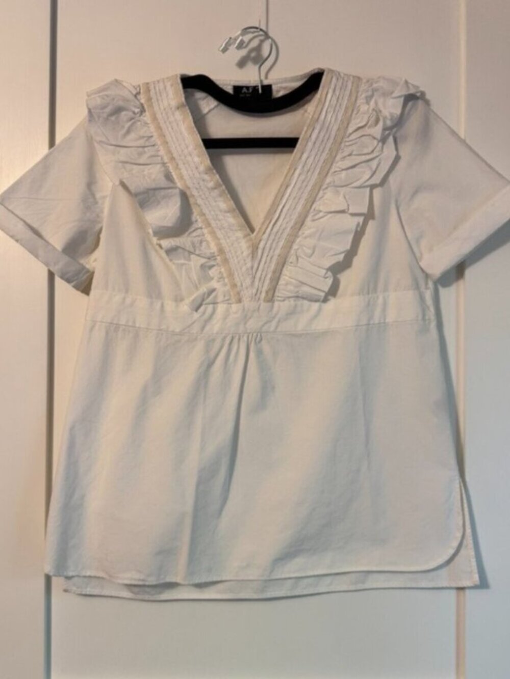 A.P.C. Erwin Ruffled V-neck Cotton Top In White Ann Mashburn